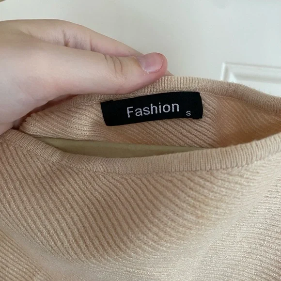 Off-the-Shoulder Cream Sweater - Picture 4 of 5